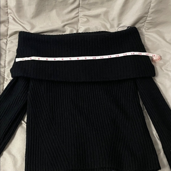 H&M Black Off-Shoulder Sweater - Picture 4 of 5